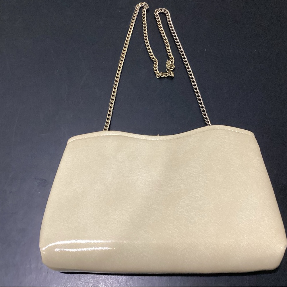 Vintage late 1960s purse cream color. Pre-owned. - Picture 6 of 6
